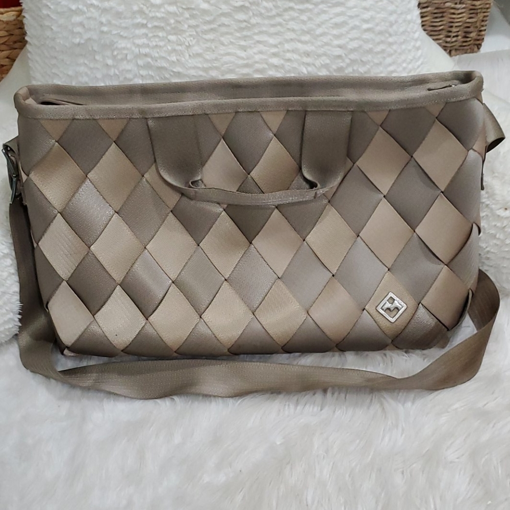🎉HP❤️🥰🙏🏼Made from: RECYCLED SEATBELTS⚡ AN AMAZING Original Maggie Bag